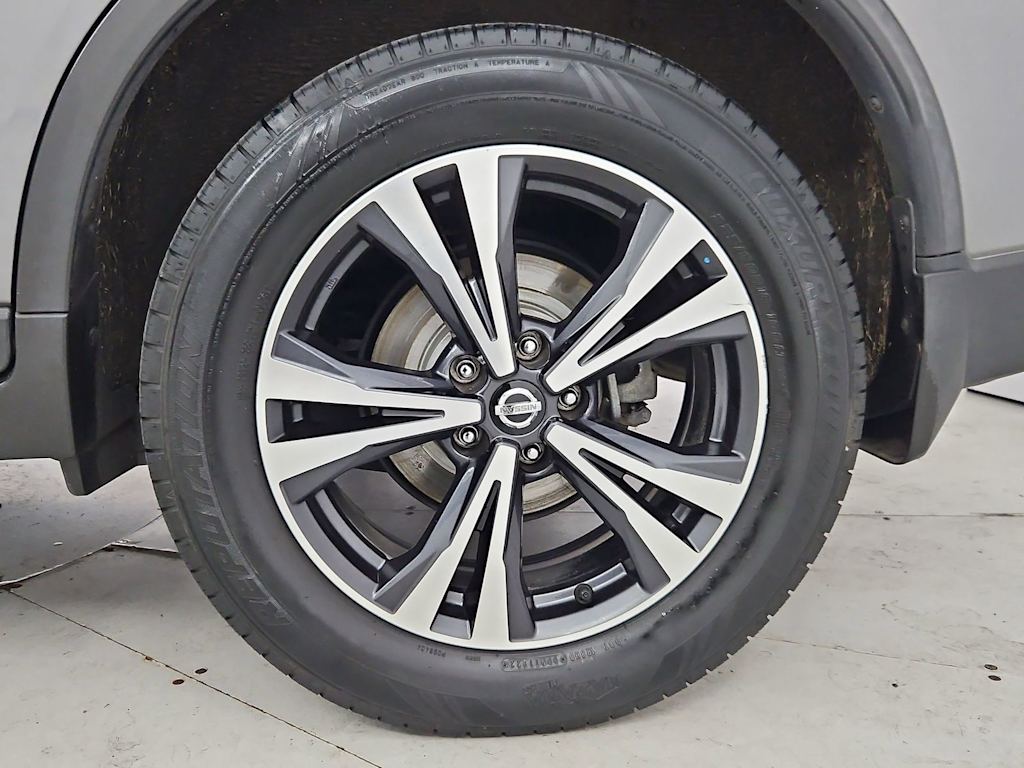 Thumbnail: 2017 Nissan Rogue - 8
