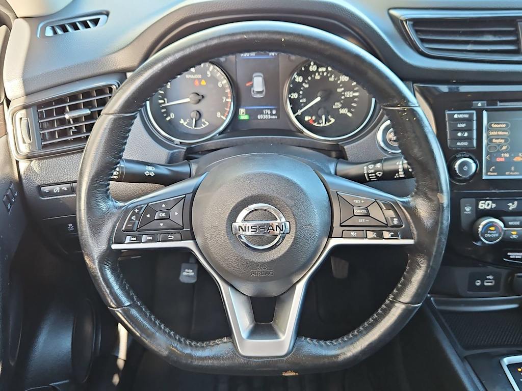 Thumbnail: 2018 Nissan Rogue - 14