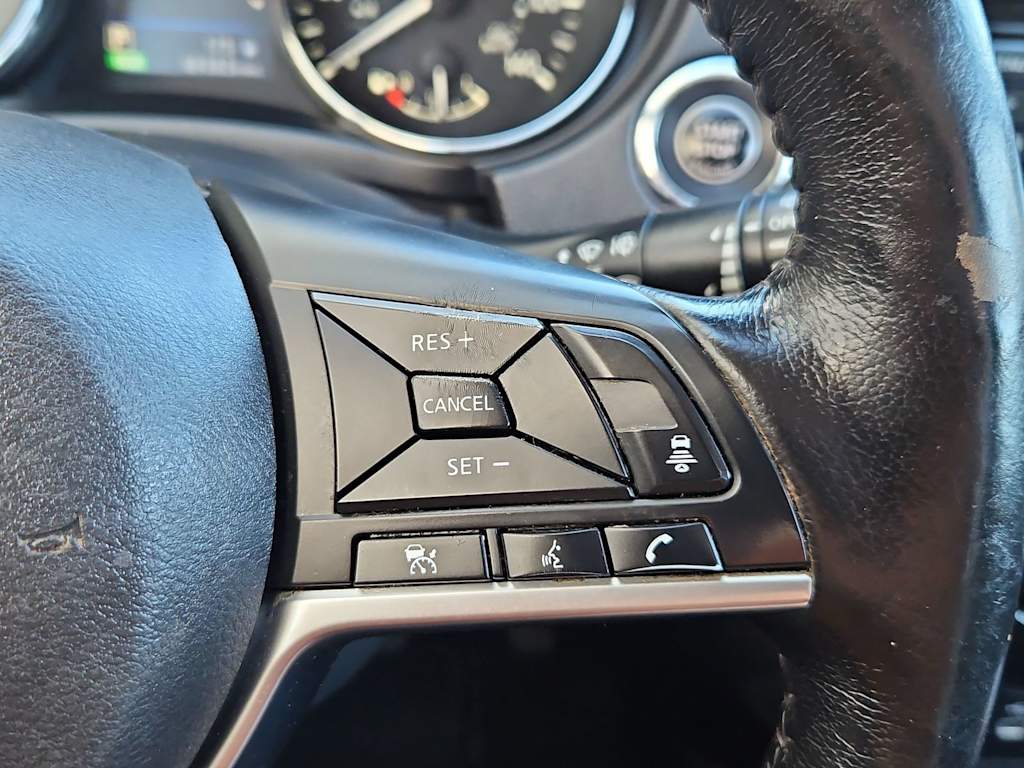 Thumbnail: 2018 Nissan Rogue - 30
