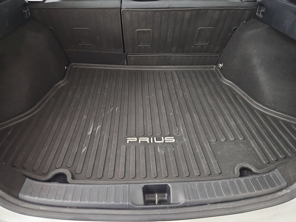 Thumbnail: 2016 Toyota Prius - 17