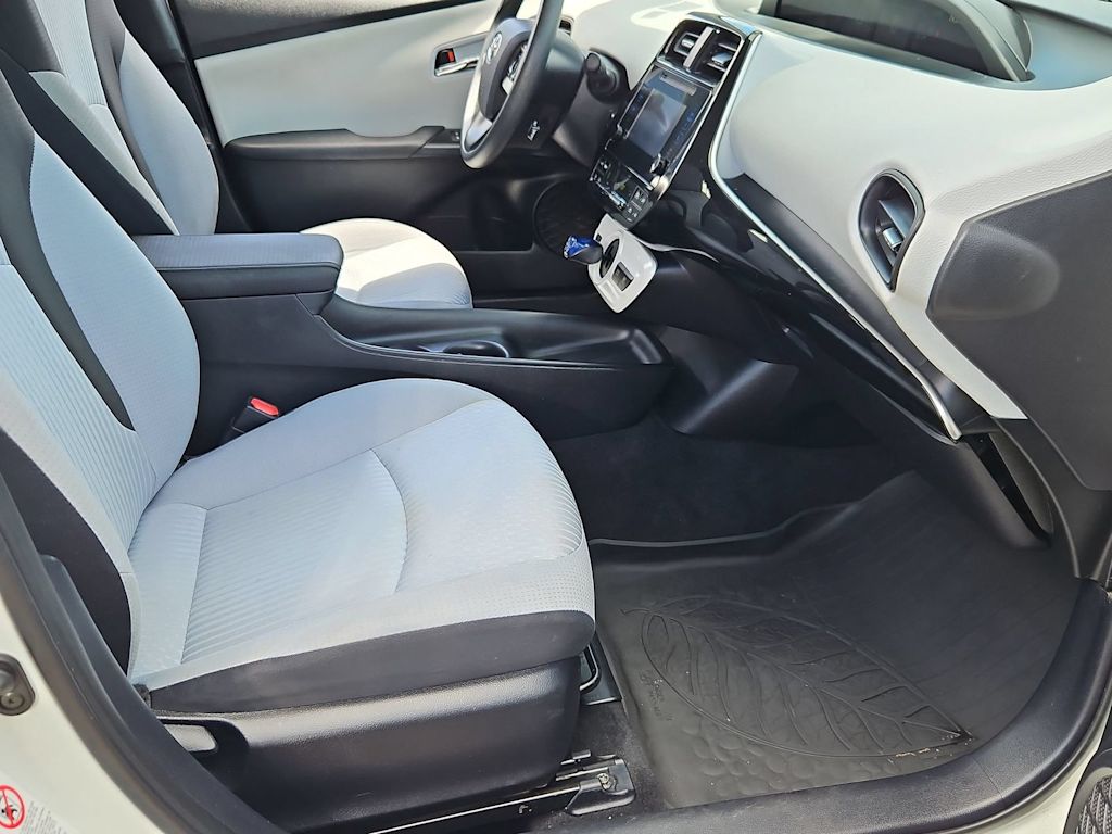 Thumbnail: 2016 Toyota Prius - 11