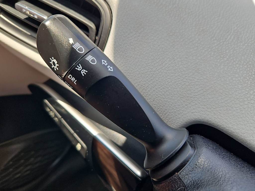 Thumbnail: 2016 Toyota Prius - 15