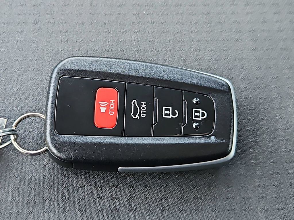 Thumbnail: 2016 Toyota Prius - 34