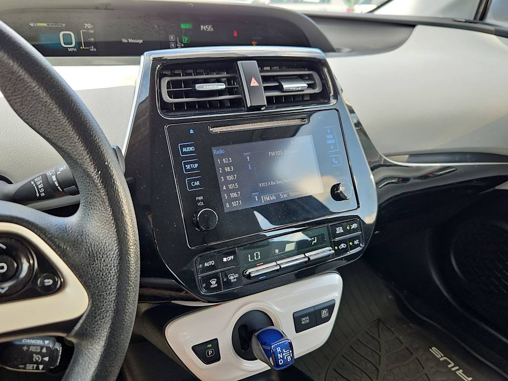 Thumbnail: 2016 Toyota Prius - 14