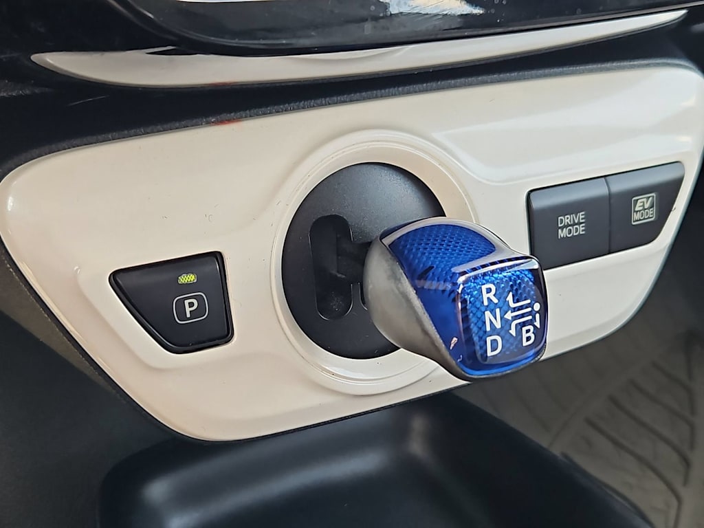 Thumbnail: 2016 Toyota Prius - 33