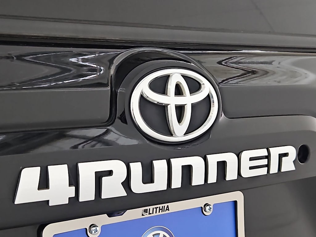 Thumbnail: 2018 Toyota 4Runner - 26