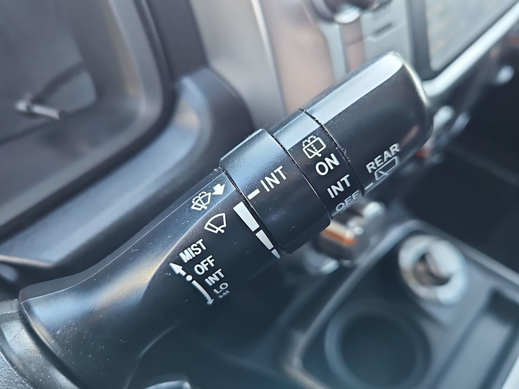 Thumbnail: 2018 Toyota 4Runner - 31