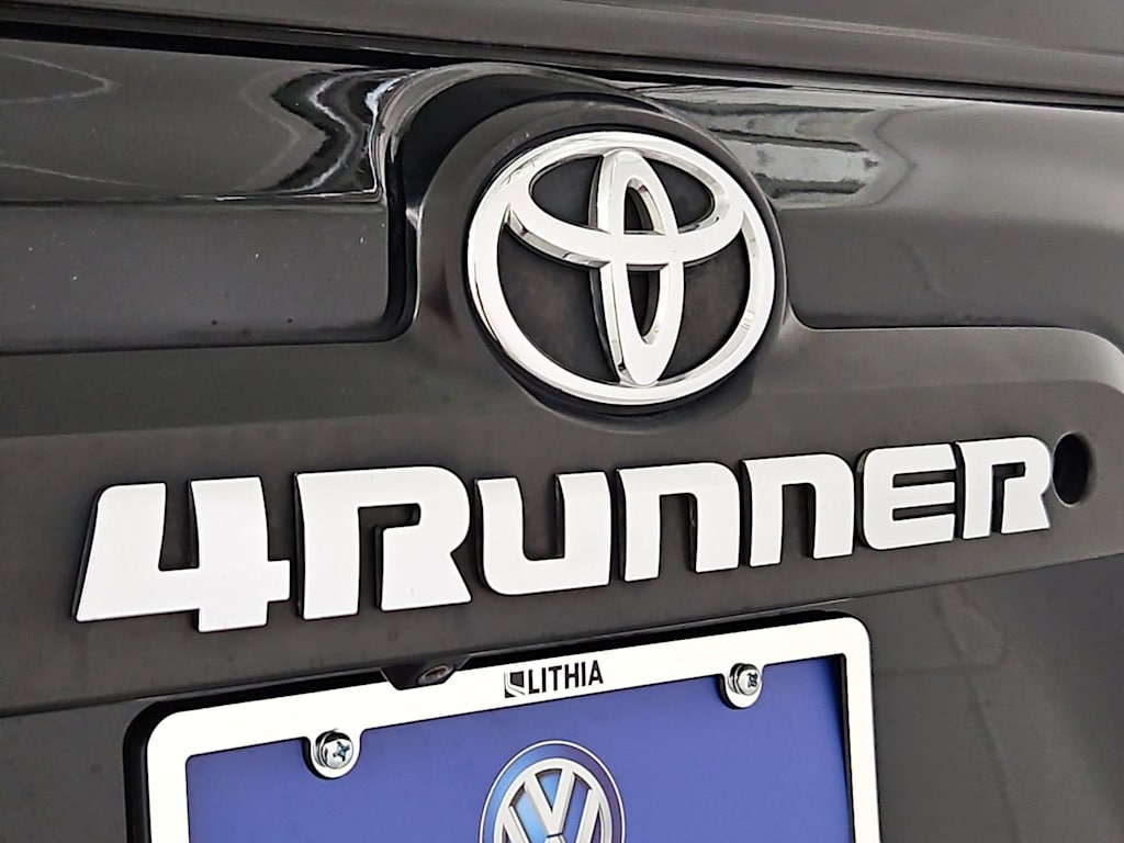 Thumbnail: 2016 Toyota 4Runner - 26