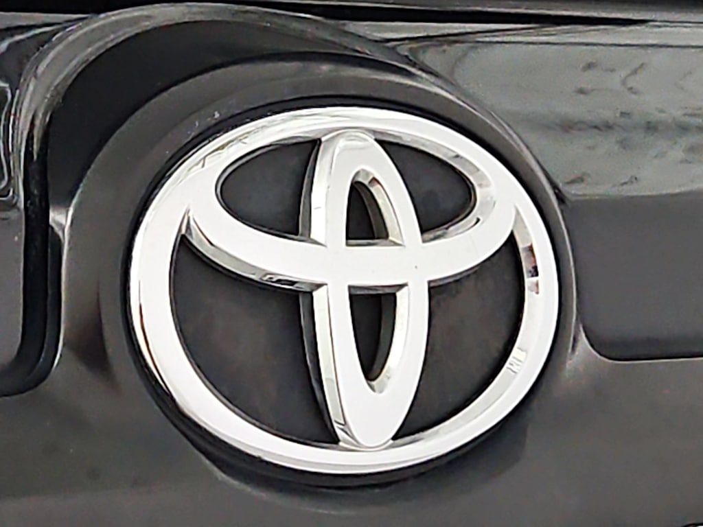Thumbnail: 2016 Toyota 4Runner - 7