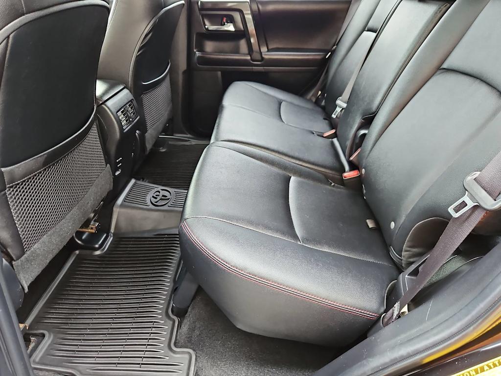 Thumbnail: 2016 Toyota 4Runner - 13