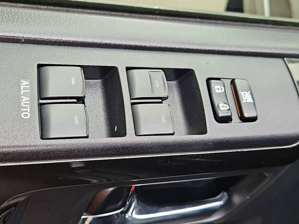 Thumbnail: 2016 Toyota 4Runner - 27