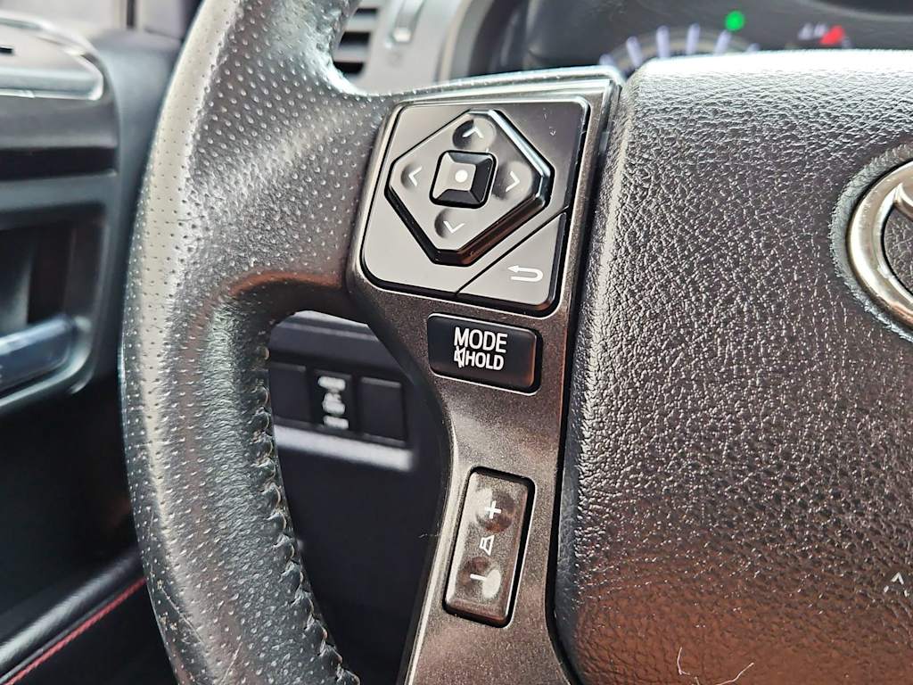 Thumbnail: 2016 Toyota 4Runner - 31
