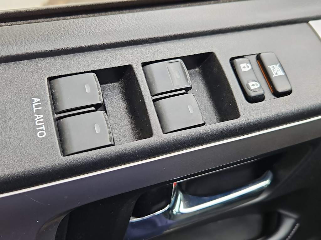 Thumbnail: 2018 Toyota 4Runner - 26