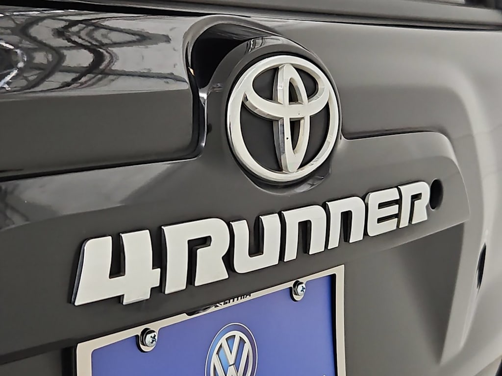 Thumbnail: 2018 Toyota 4Runner - 25