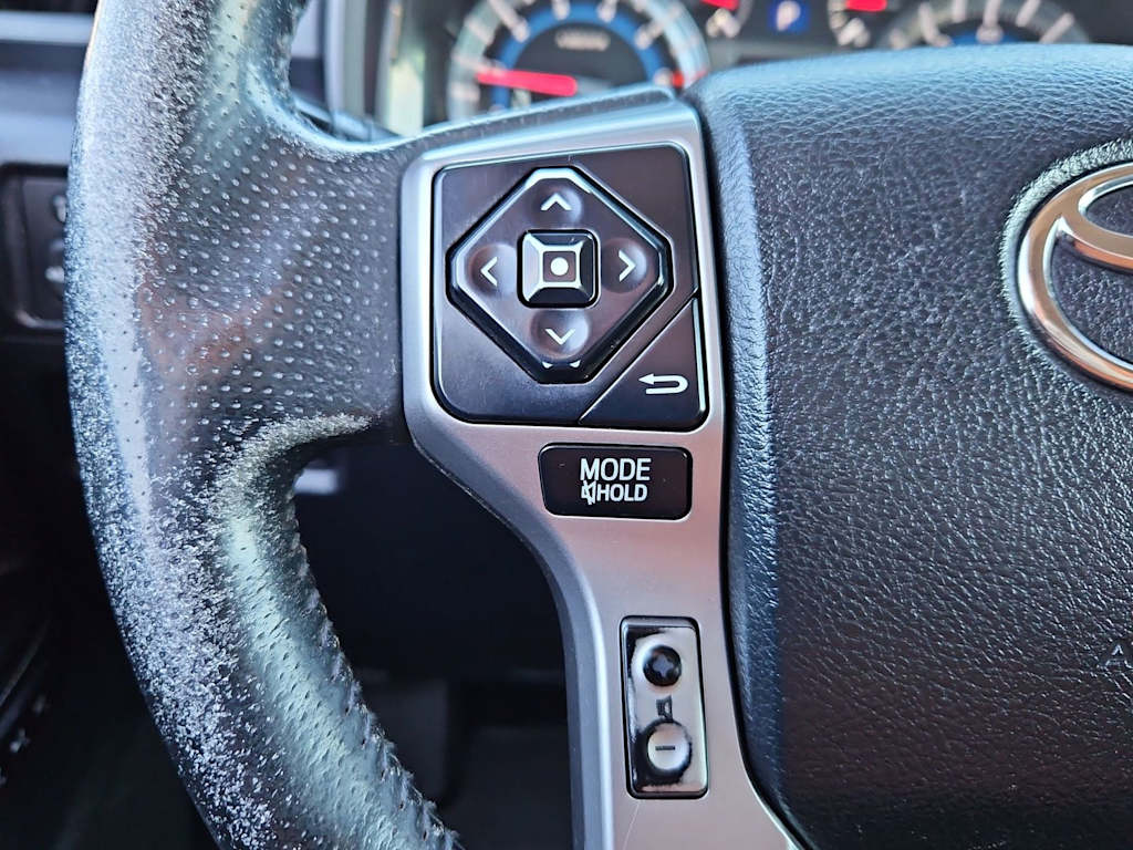 Thumbnail: 2015 Toyota 4Runner - 31