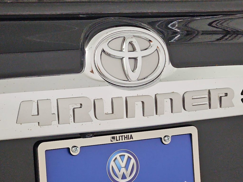 Thumbnail: 2015 Toyota 4Runner - 26