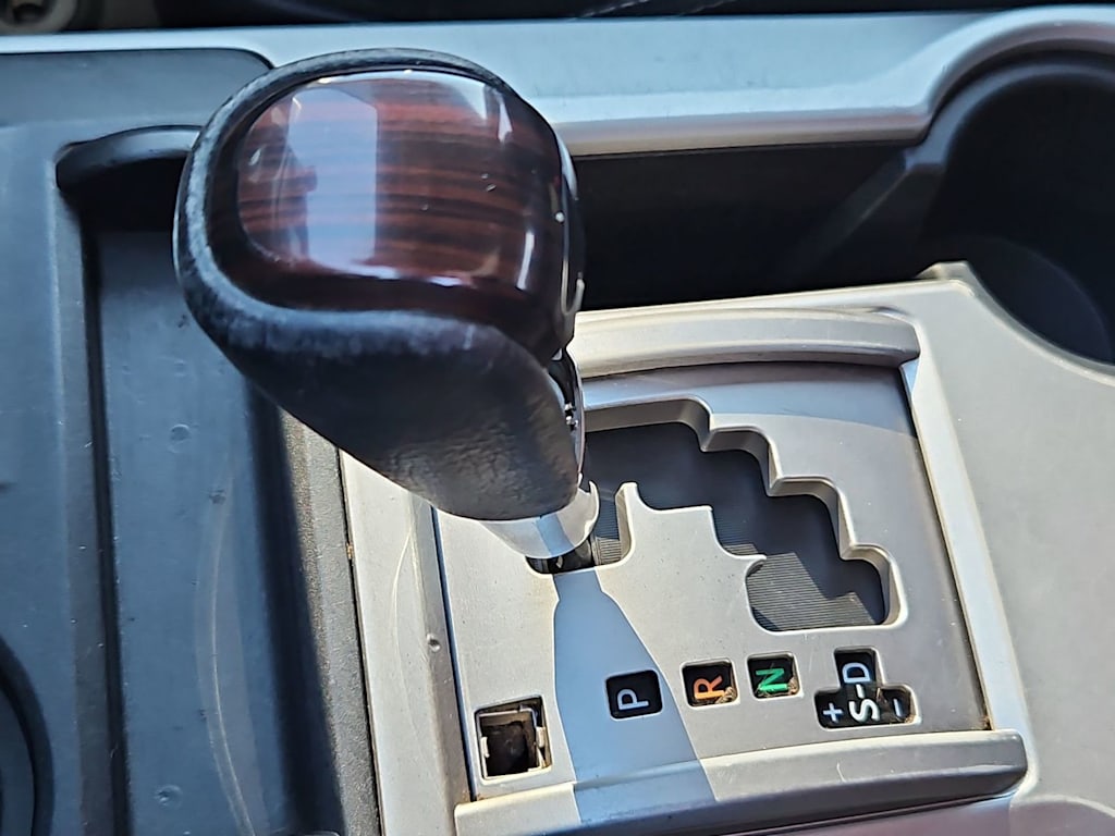 Thumbnail: 2015 Toyota 4Runner - 17