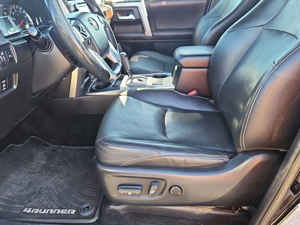 Thumbnail: 2015 Toyota 4Runner - 11