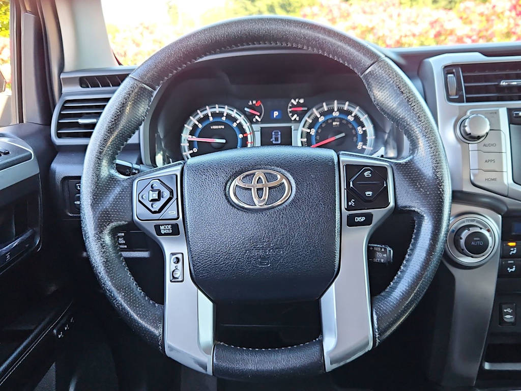 Thumbnail: 2015 Toyota 4Runner - 14