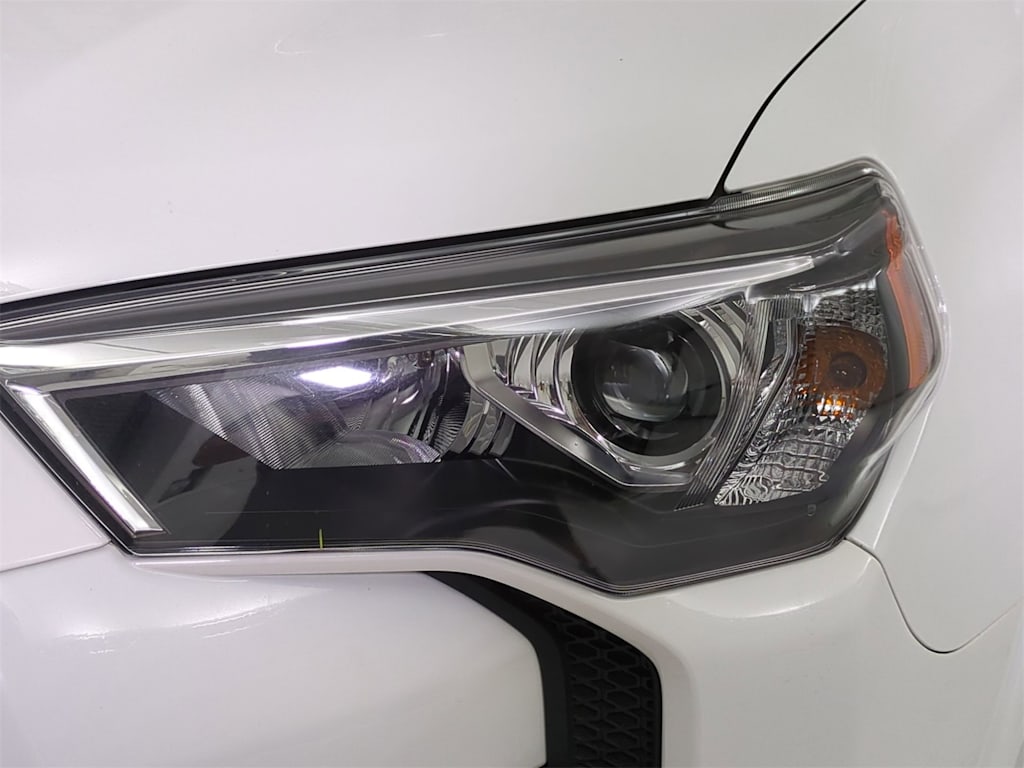 Thumbnail: 2023 Toyota 4Runner - 22