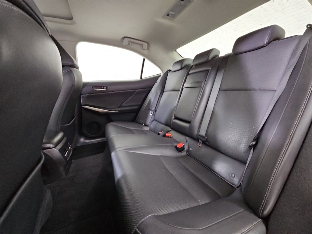 Thumbnail: 2018 Lexus IS - 13