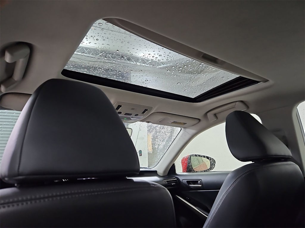 Thumbnail: 2018 Lexus IS - 29