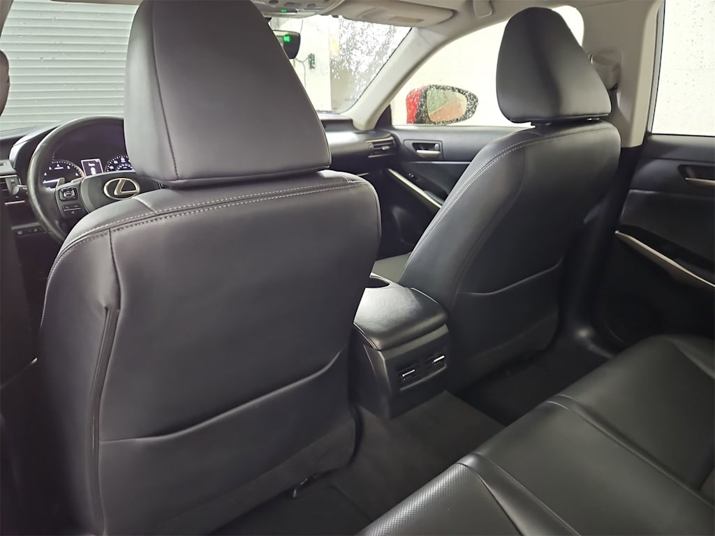 Thumbnail: 2018 Lexus IS - 12