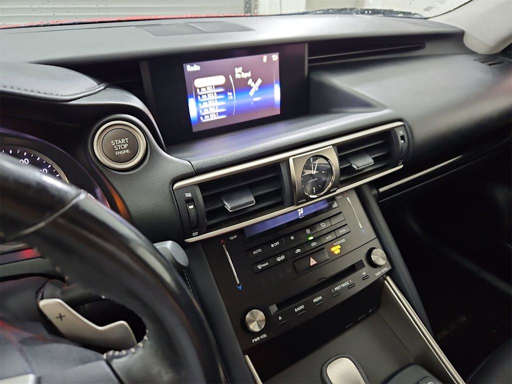 Thumbnail: 2018 Lexus IS - 35