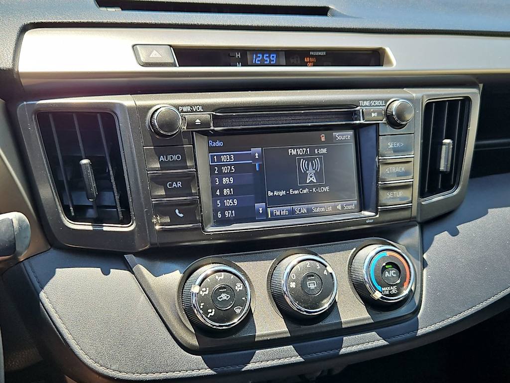 Thumbnail: 2015 Toyota RAV4 - 15