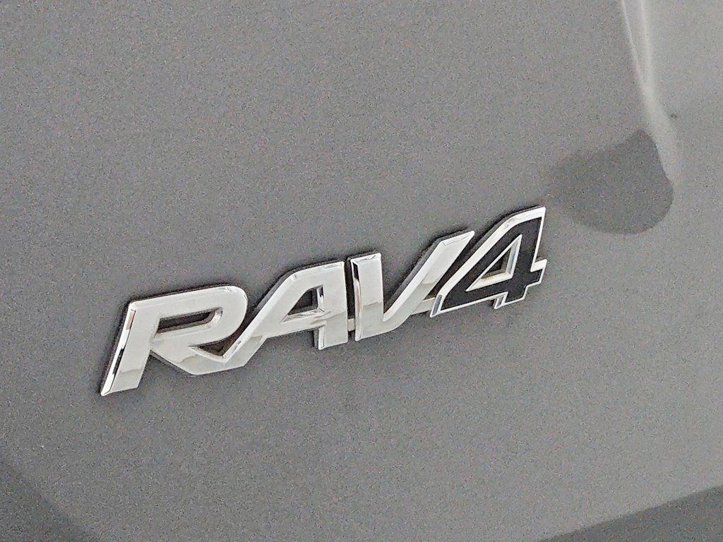 Thumbnail: 2015 Toyota RAV4 - 25
