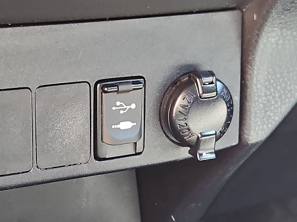 Thumbnail: 2015 Toyota RAV4 - 34