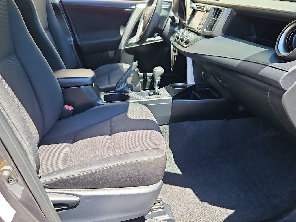 Thumbnail: 2015 Toyota RAV4 - 28