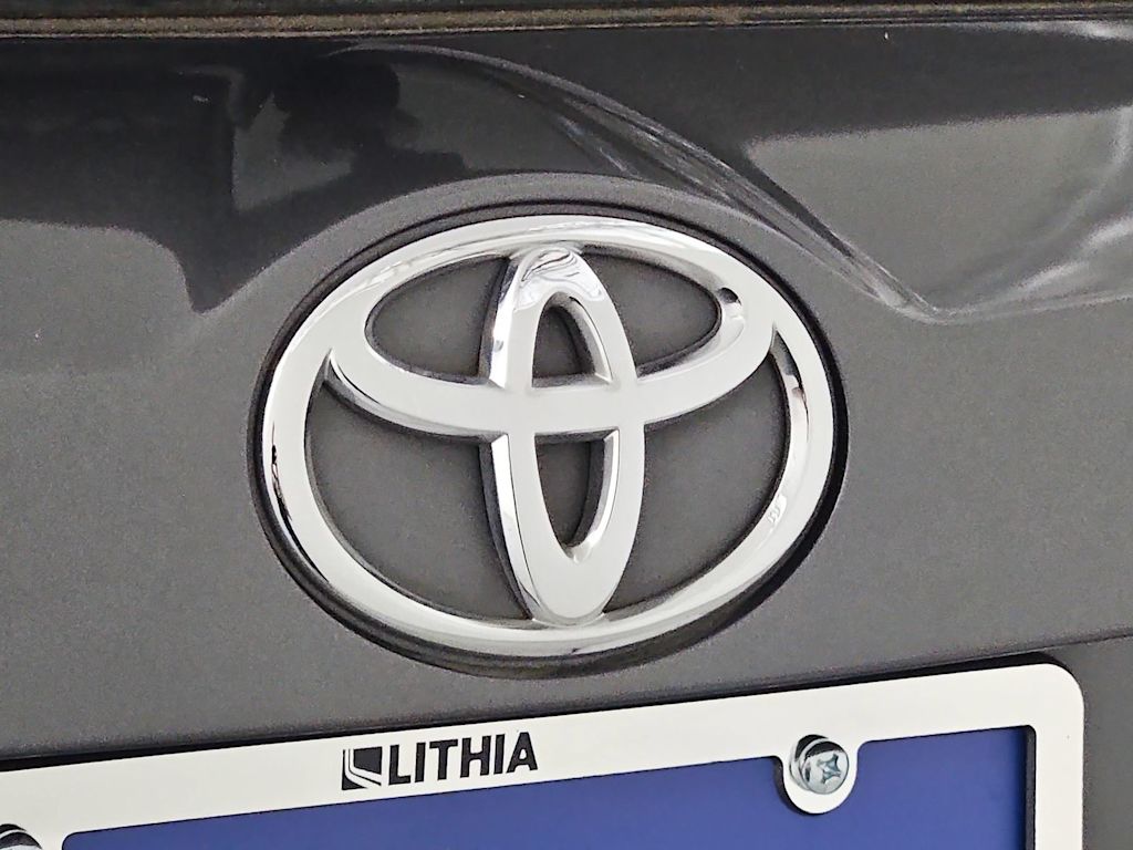 Thumbnail: 2015 Toyota RAV4 - 7