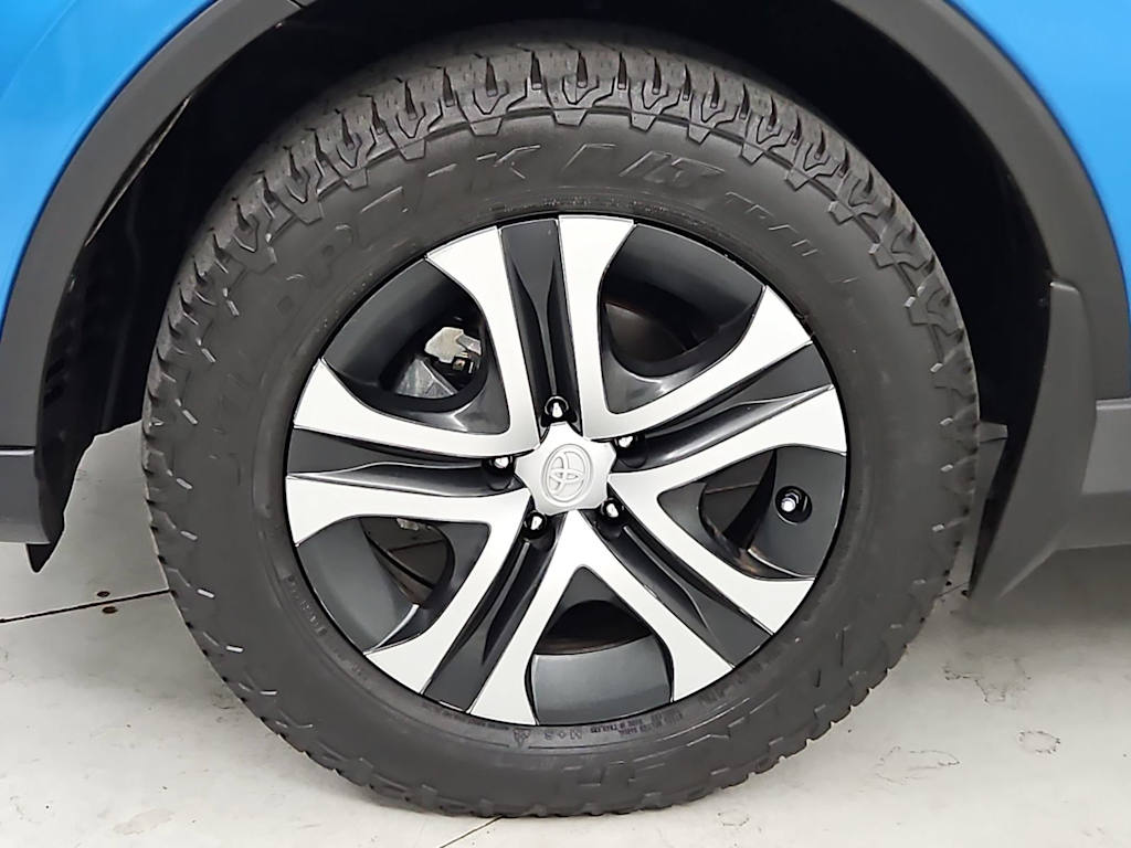 Thumbnail: 2018 Toyota RAV4 - 8