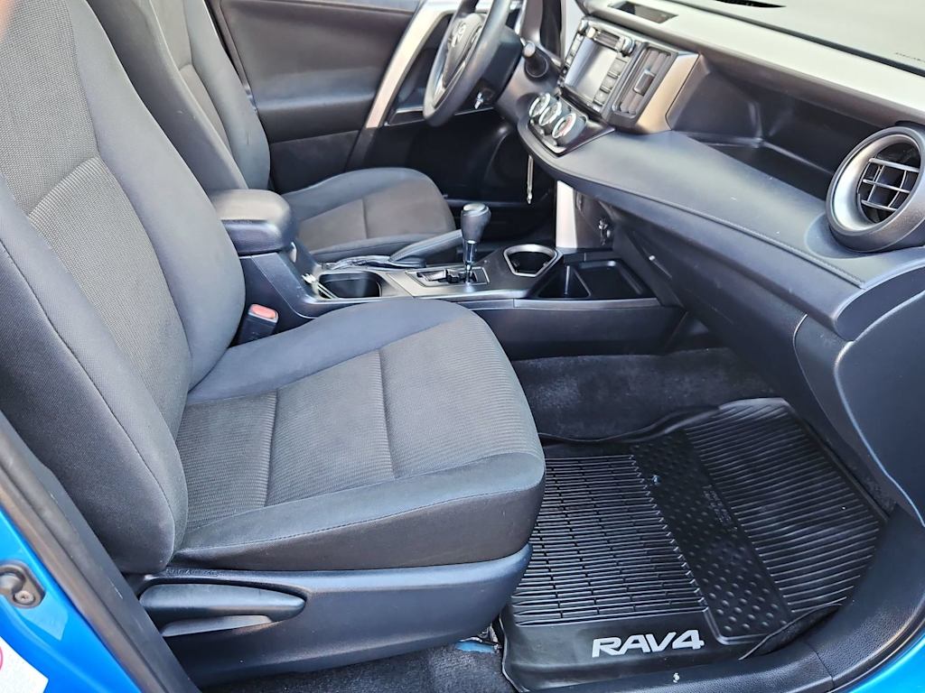Thumbnail: 2018 Toyota RAV4 - 28
