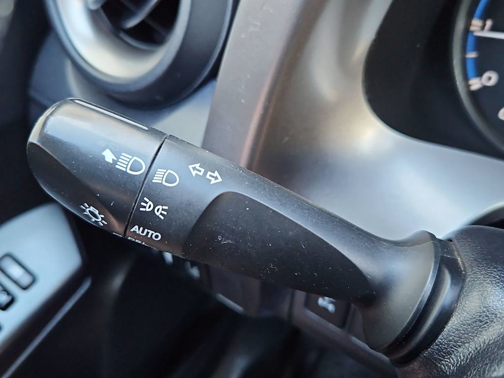 Thumbnail: 2018 Toyota RAV4 - 32
