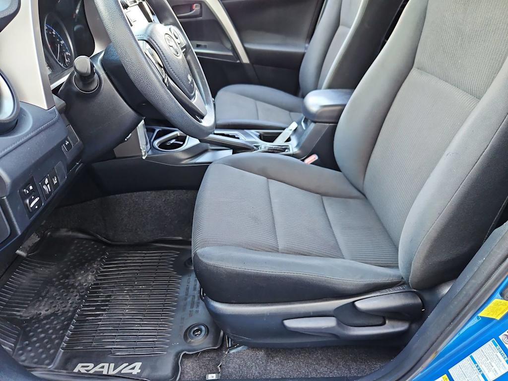 Thumbnail: 2018 Toyota RAV4 - 11