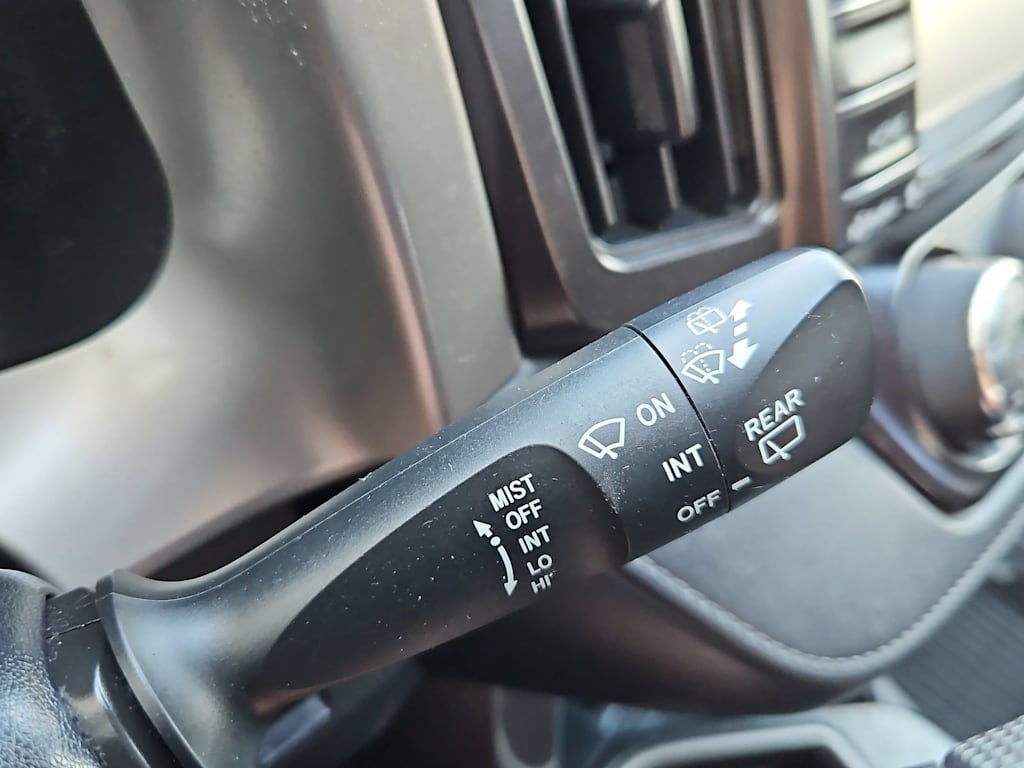 Thumbnail: 2018 Toyota RAV4 - 31
