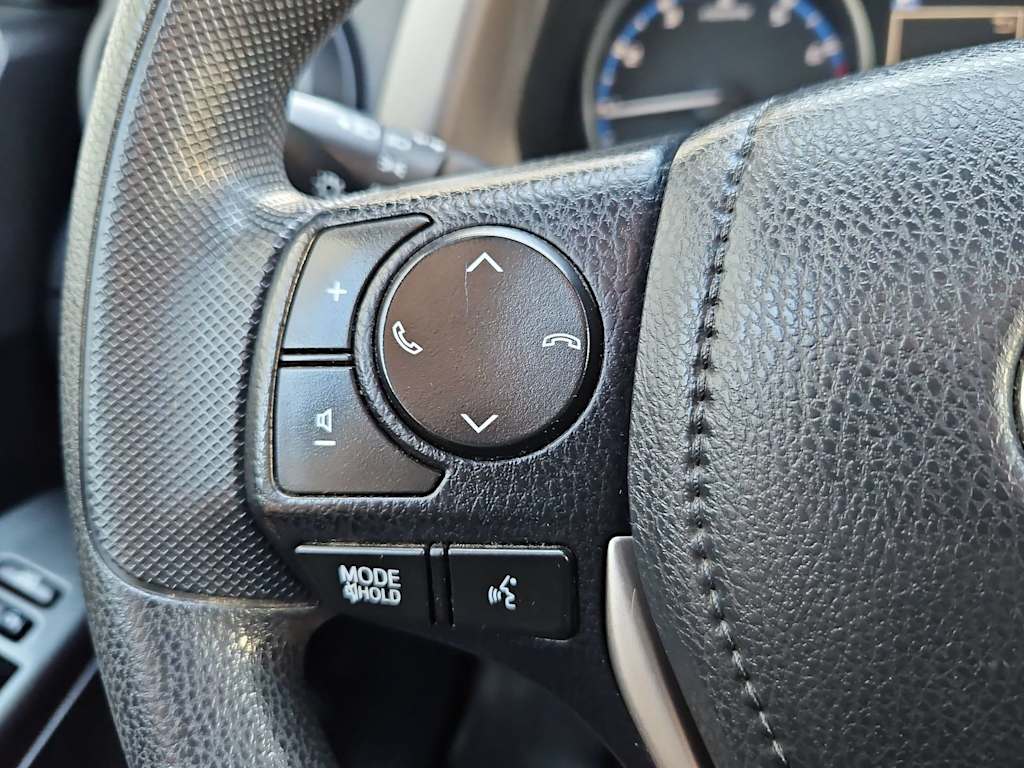 Thumbnail: 2018 Toyota RAV4 - 29