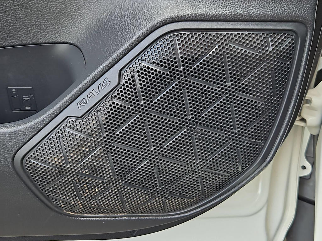 Thumbnail: 2019 Toyota RAV4 - 32