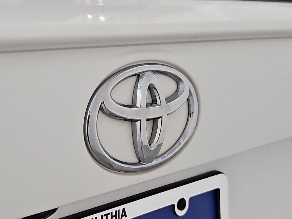 Thumbnail: 2019 Toyota RAV4 - 7