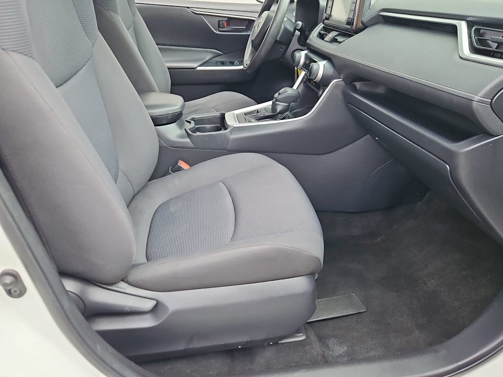 Thumbnail: 2019 Toyota RAV4 - 28