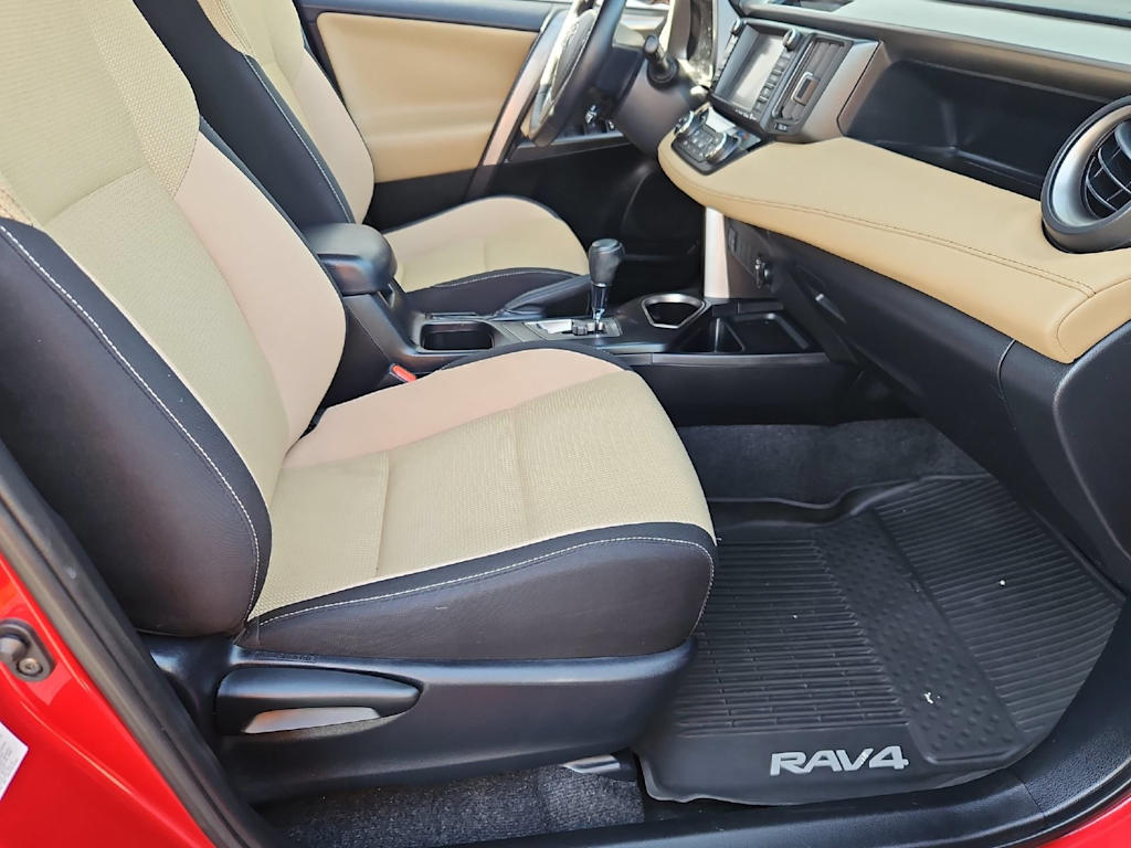 Thumbnail: 2017 Toyota RAV4 - 12