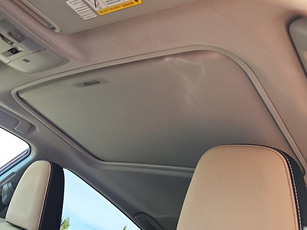 Thumbnail: 2017 Toyota RAV4 - 28