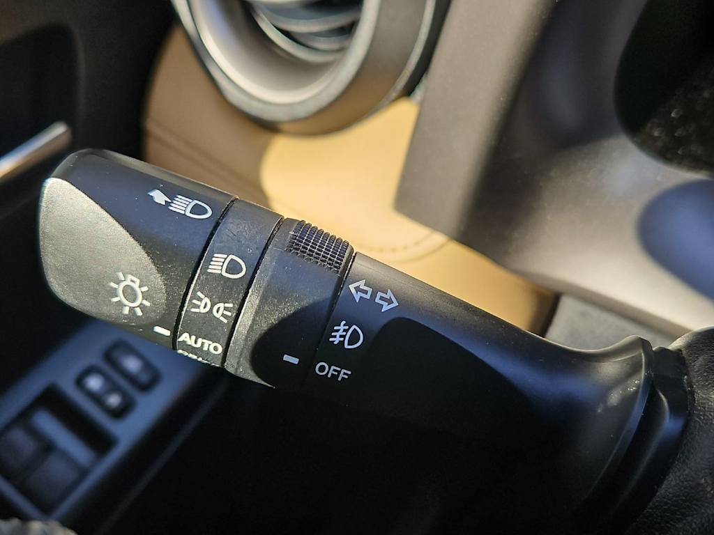 Thumbnail: 2017 Toyota RAV4 - 33