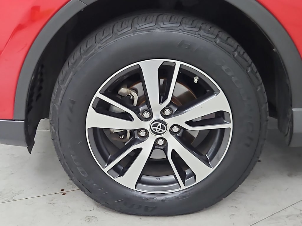 Thumbnail: 2017 Toyota RAV4 - 8
