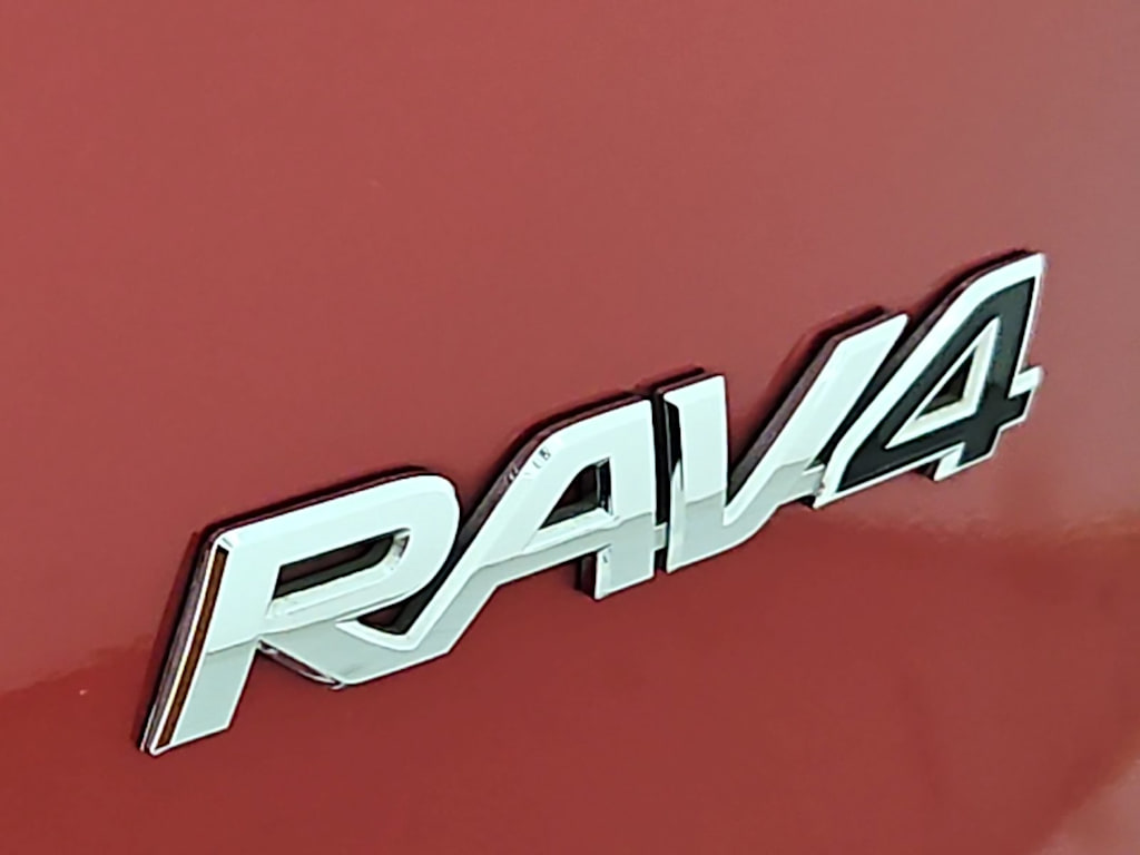 Thumbnail: 2017 Toyota RAV4 - 25