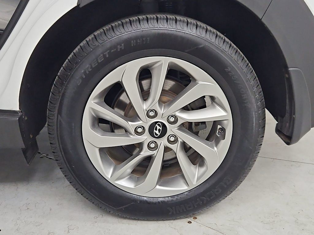 Thumbnail: 2017 Hyundai Tucson - 8
