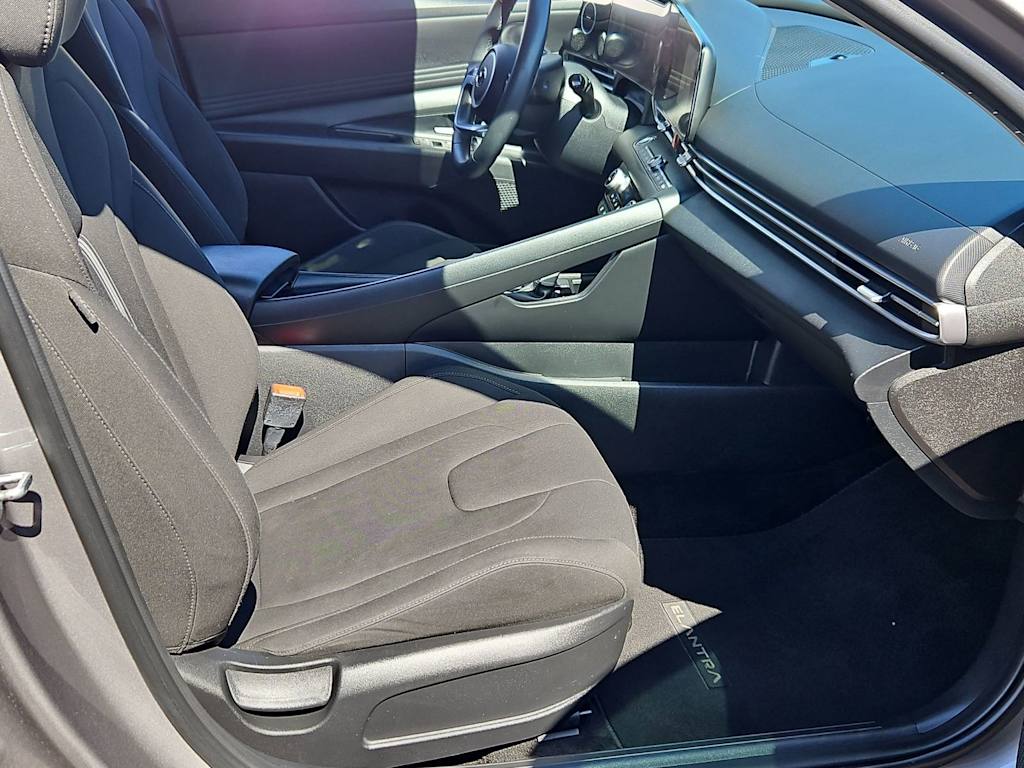 Thumbnail: 2023 Hyundai Elantra - 28