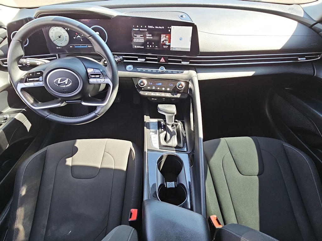 Thumbnail: 2023 Hyundai Elantra - 9
